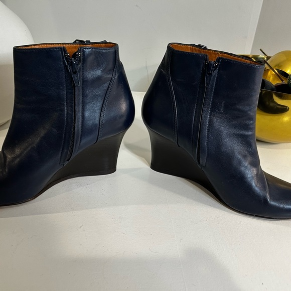Lanvin dark blue ankle bootie with wedge heel - Picture 7 of 8